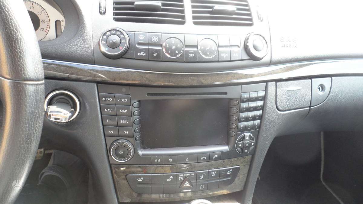 Mercedes-Benz E350 rezerves daļās