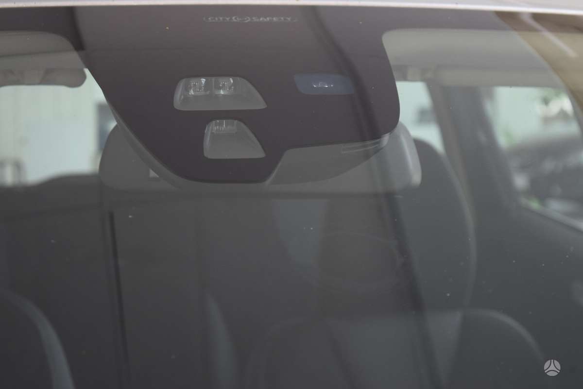 Volvo XC60, 2.4 l., off-road / crossover