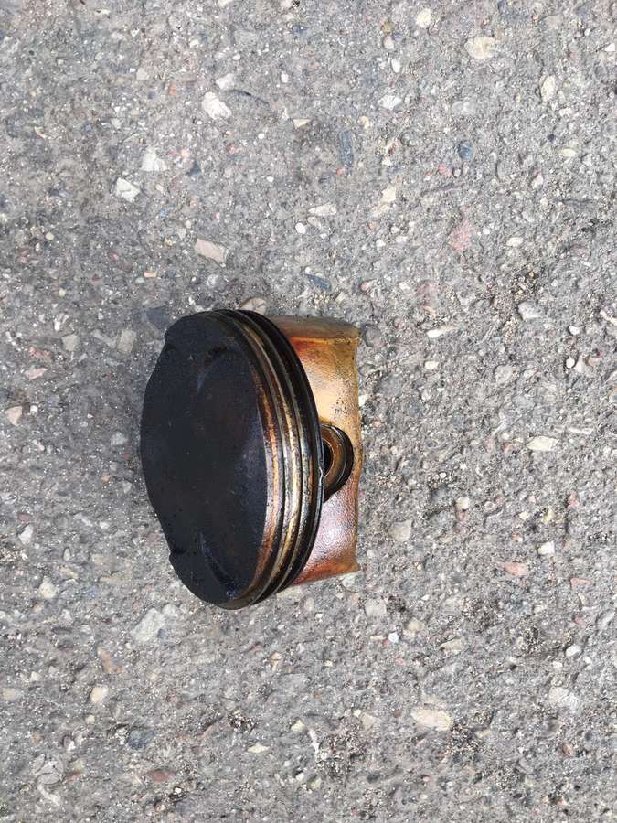 BMW 740, N62b40, engine parts