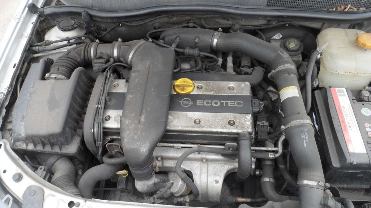 Opel Astra dalimis. 2 0 turbo
