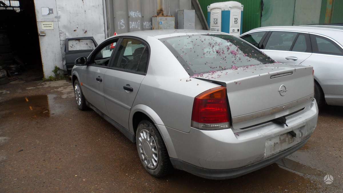 Opel Vectra for parts