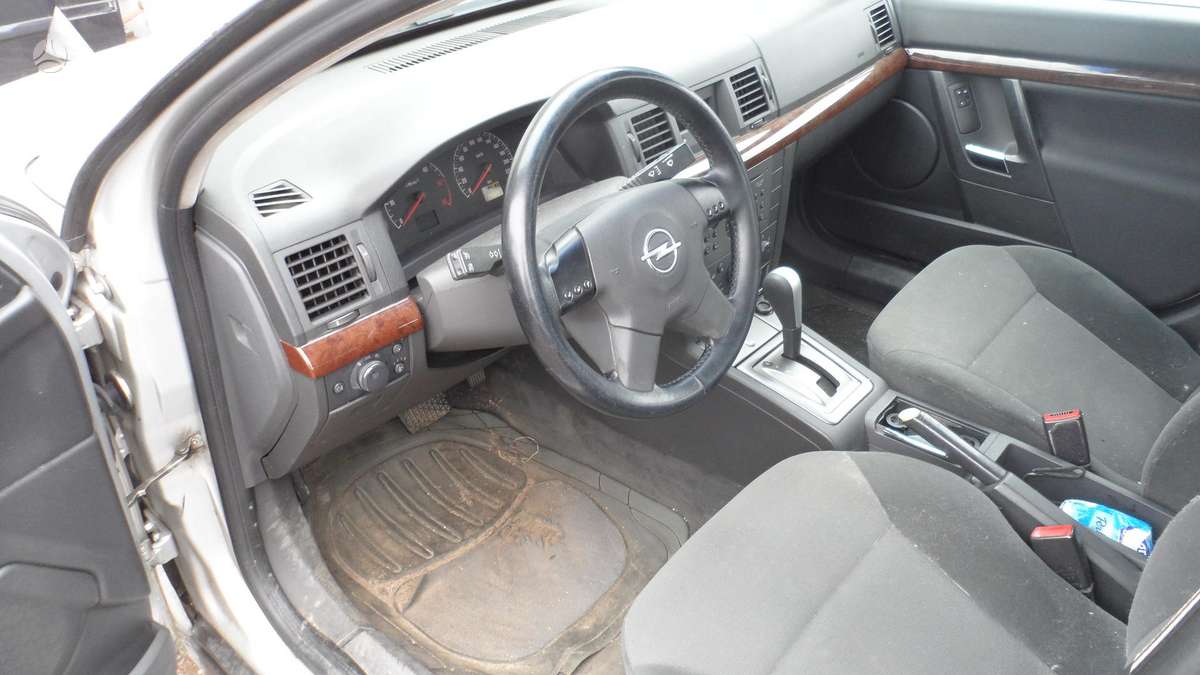 Opel Vectra dalimis