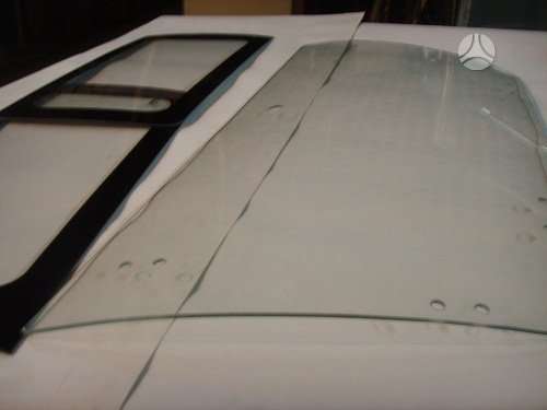 Toyota Hilux windows