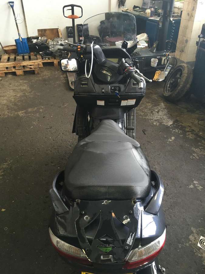 Suzuki Burgman, мотороллеры / мопеды