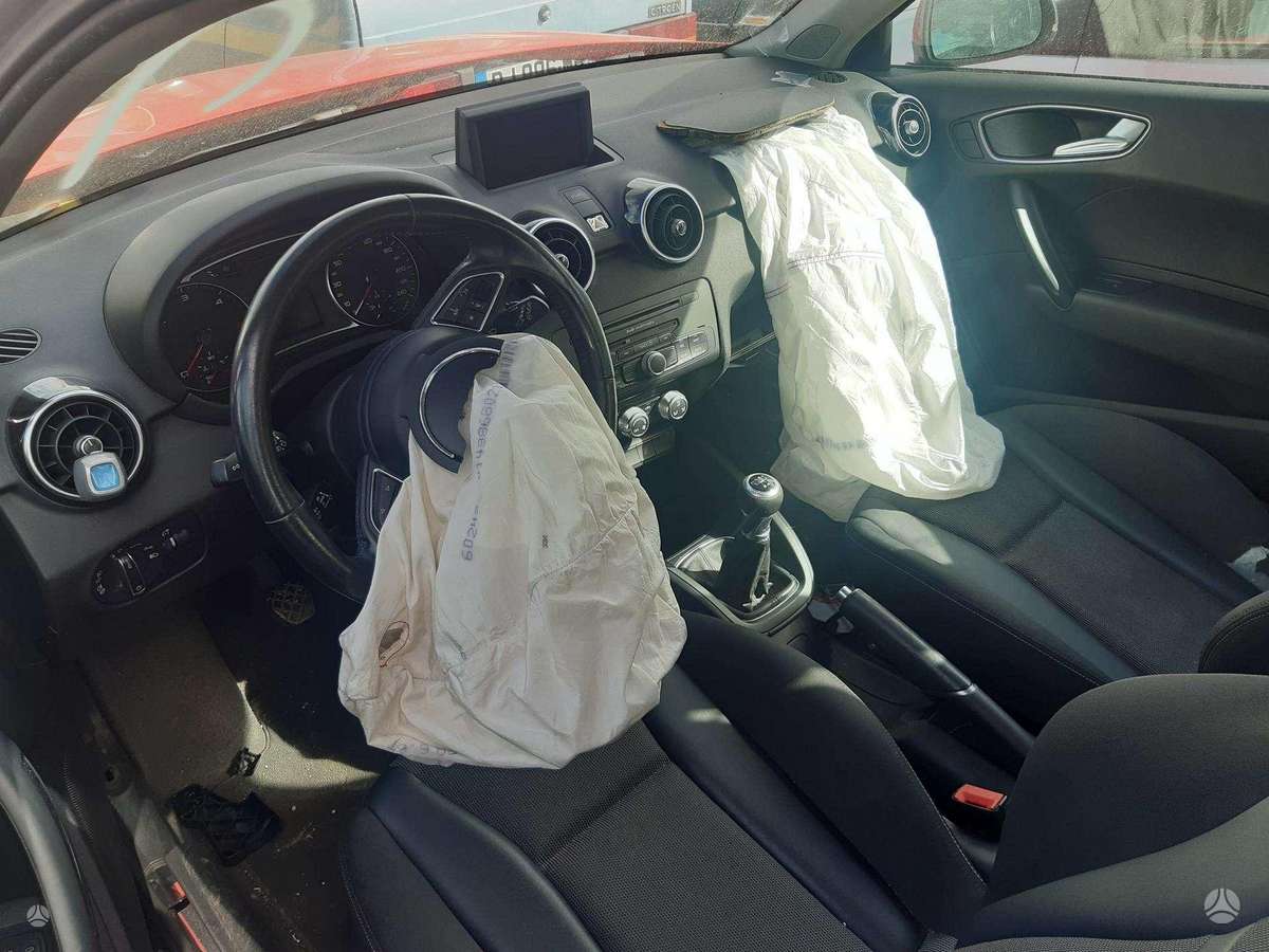 Audi A1 dalimis
