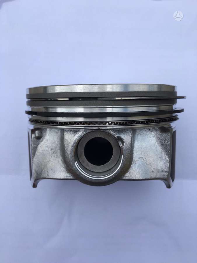 Ford Mondeo variklio detalės