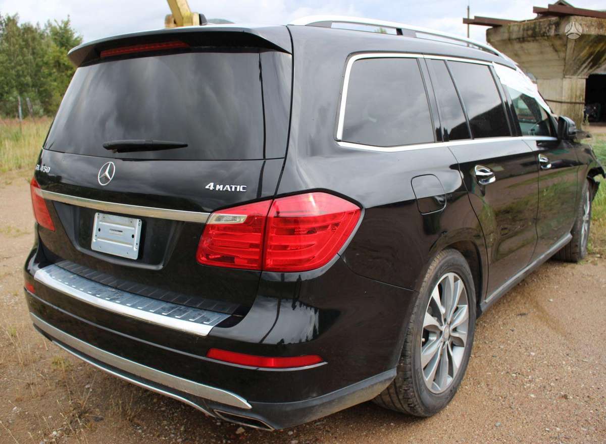 Mercedes-Benz GL450 dalimis