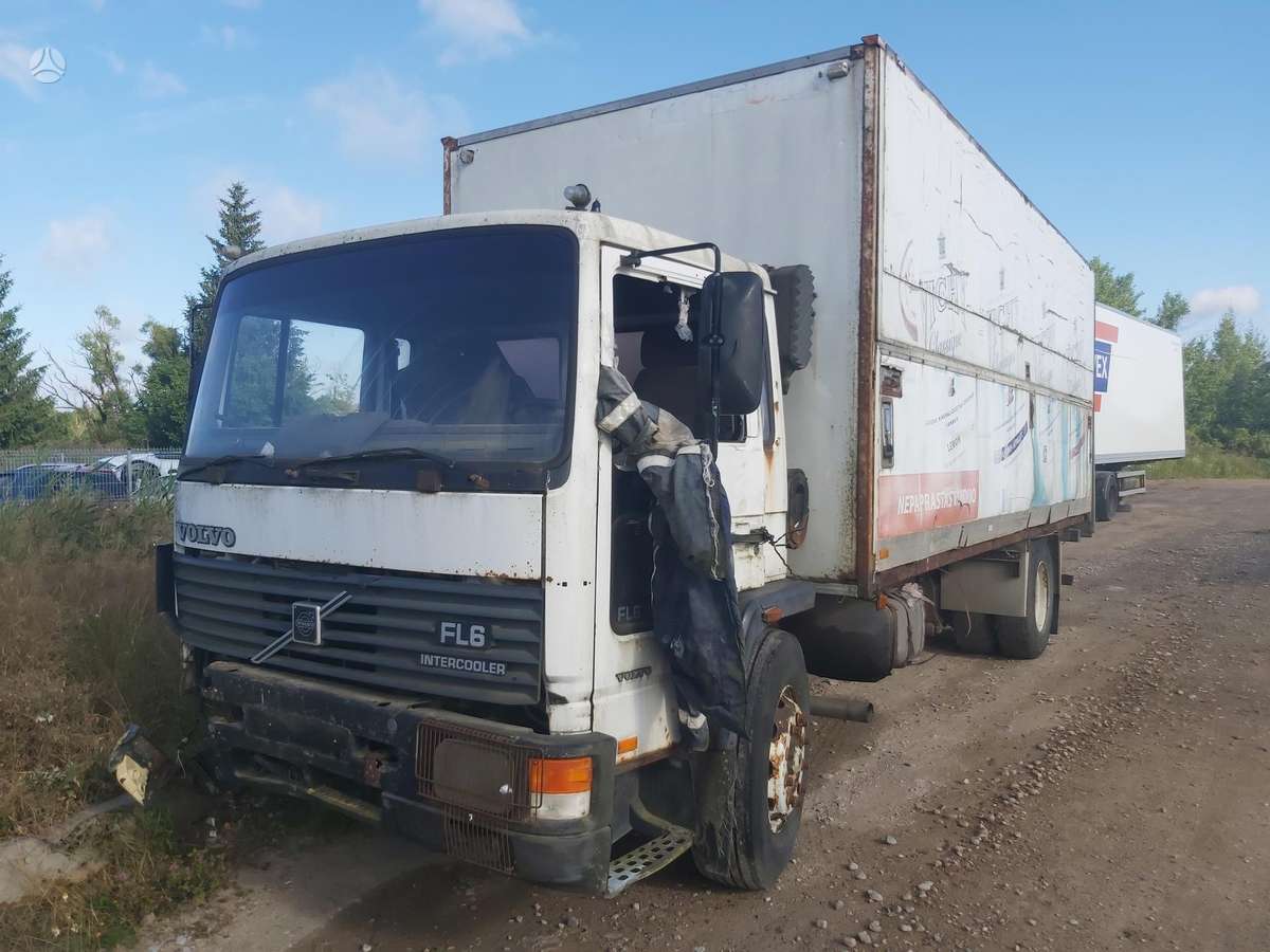 Volvo FL6, sunkvežimiai