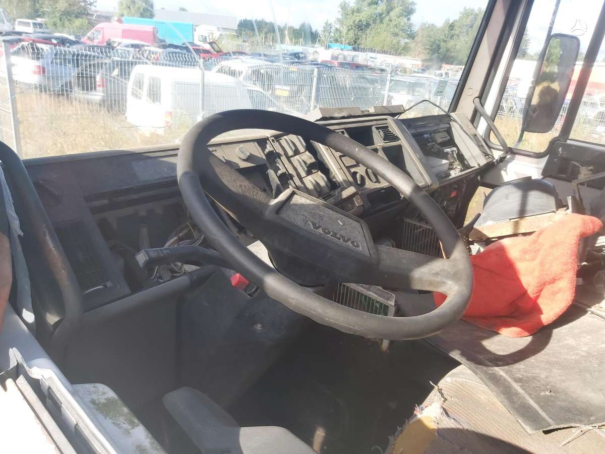 Volvo FL6, sunkvežimiai
