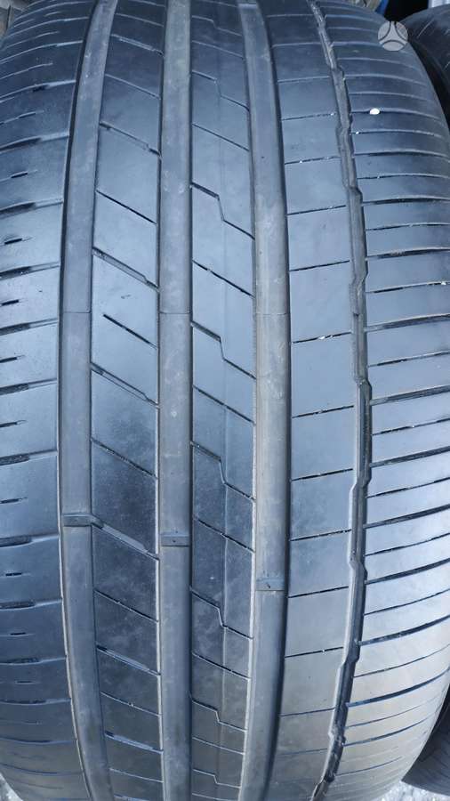 Hankook, vasaras 285/40 R22