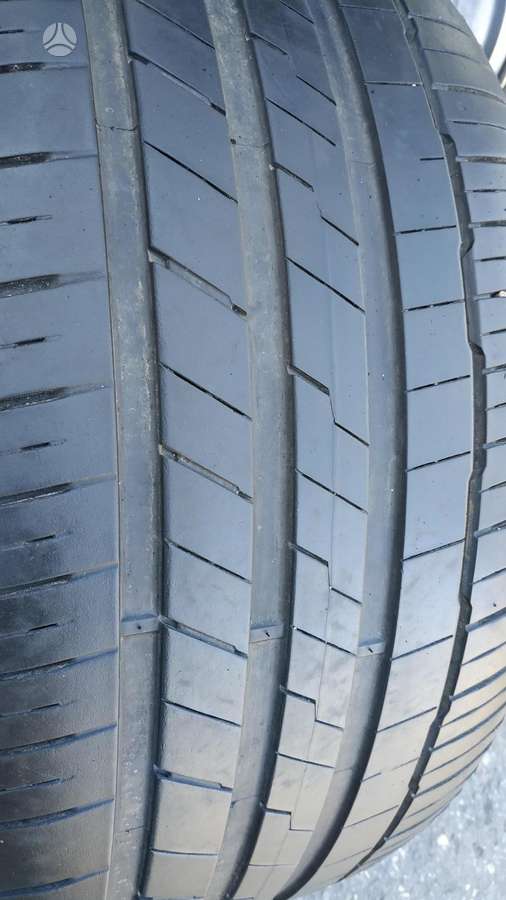 Hankook, vasaras 285/40 R22