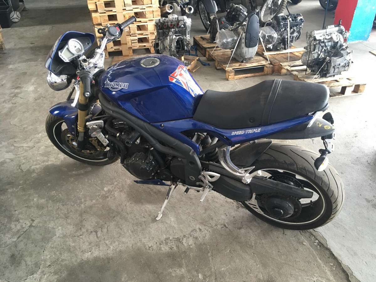 Triumph Speed Triple, street / классические