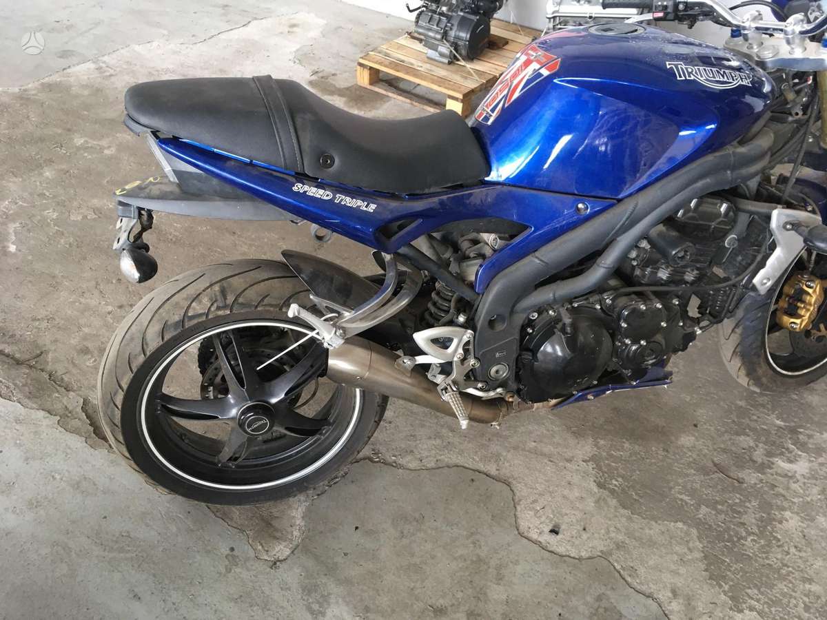 Triumph Speed Triple, street / классические