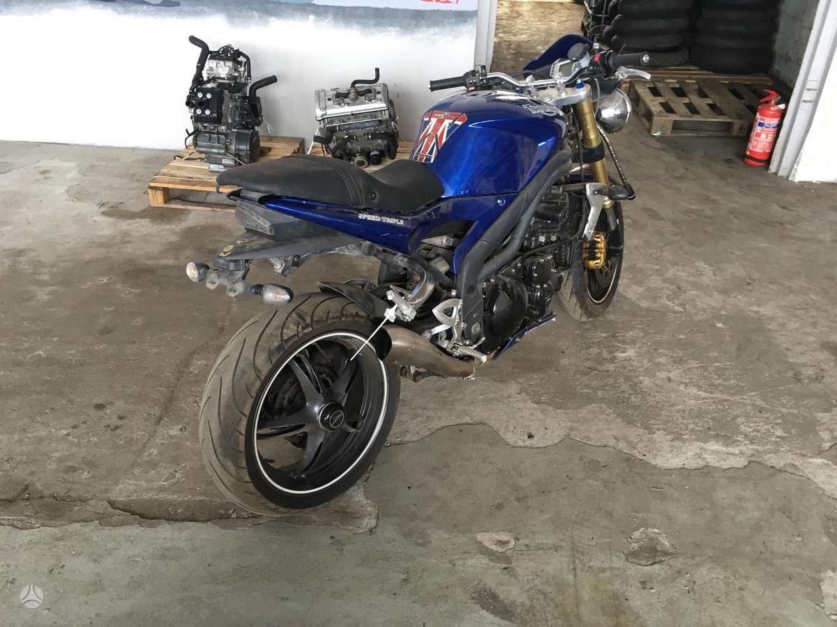 Triumph Speed Triple, street / классические
