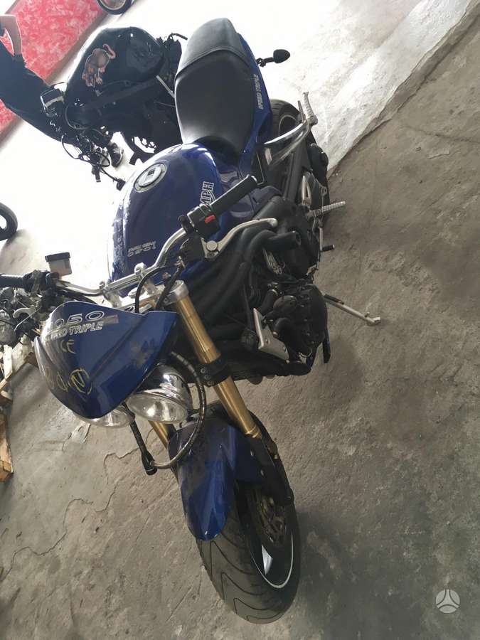 Triumph Speed Triple, street / классические