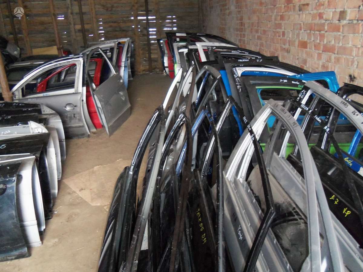 Ford Focus kėbulo dalys