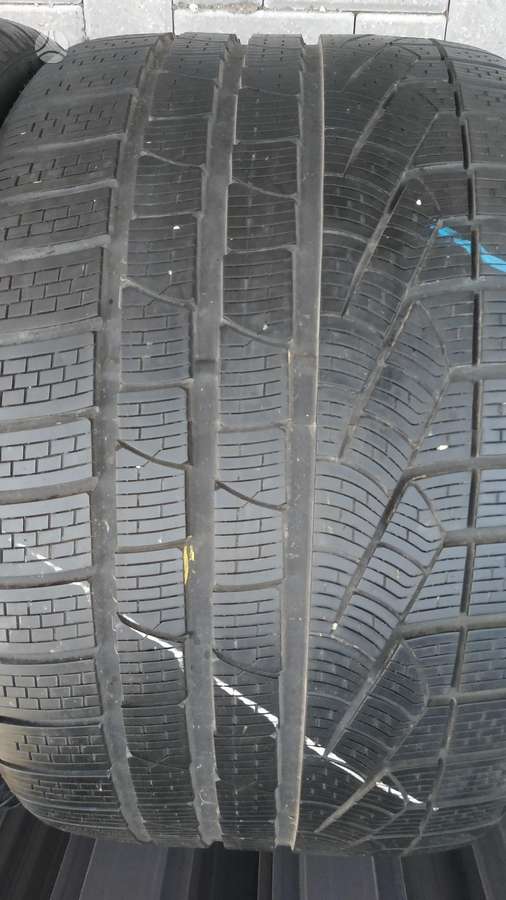 Pirelli, winter 295/30 R19