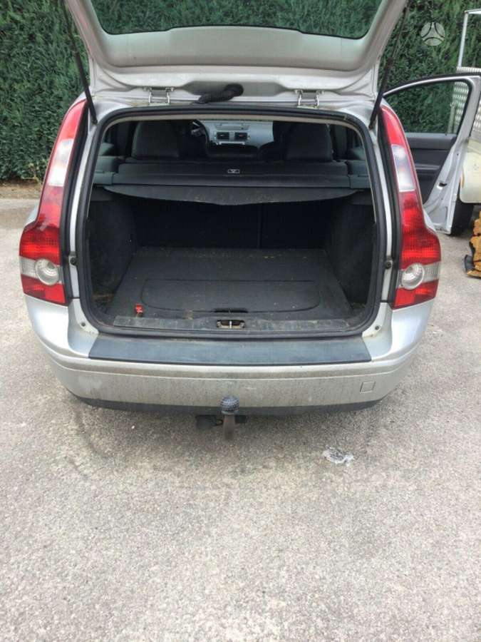 Volvo V50 dalimis