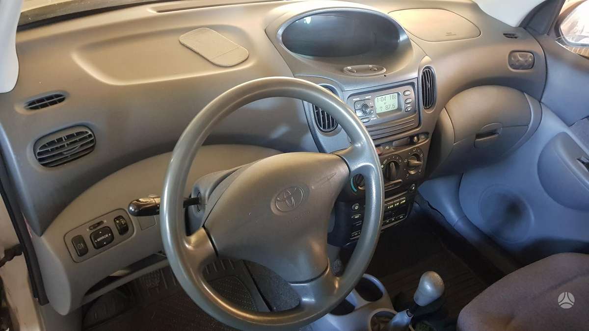 Toyota Yaris Verso