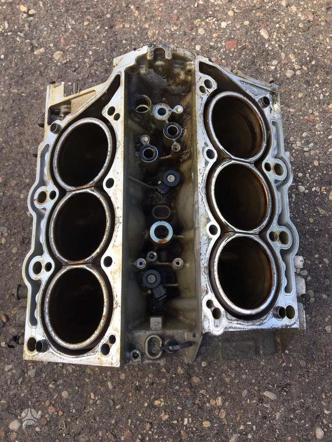 Chrysler 300 engine parts