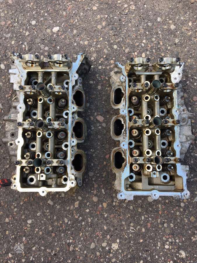 Chrysler 300 engine parts