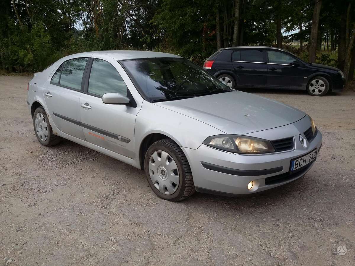 Renault Laguna dalimis. Europa dalimis