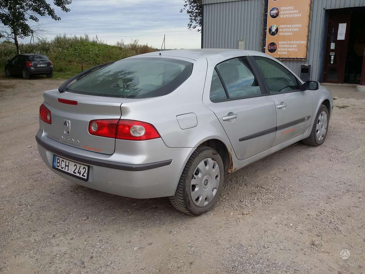 Renault Laguna dalimis. Europa dalimis