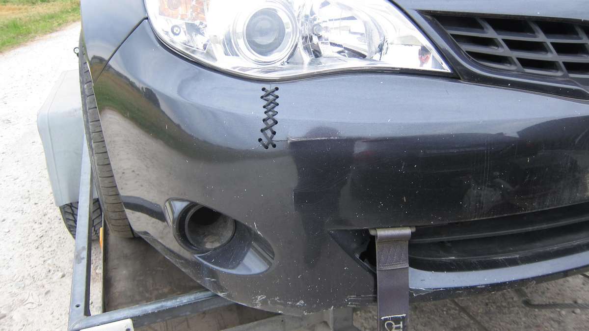 Subaru Impreza Dalimis ratlankiu nera