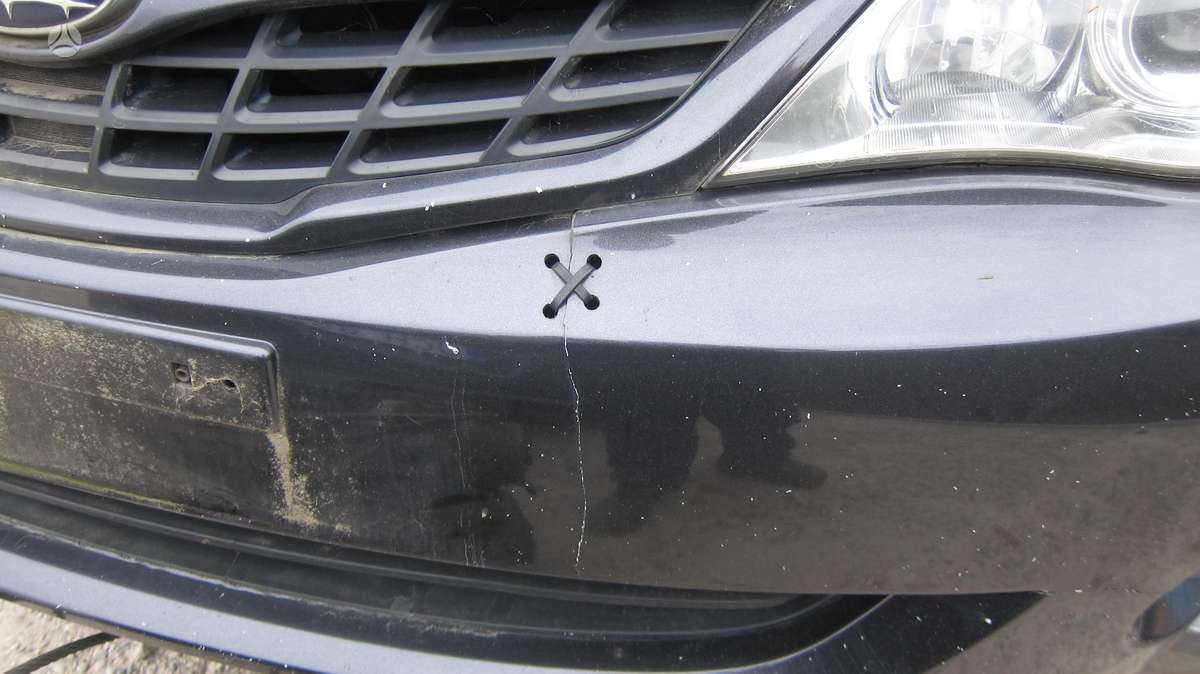 Subaru Impreza Dalimis ratlankiu nera