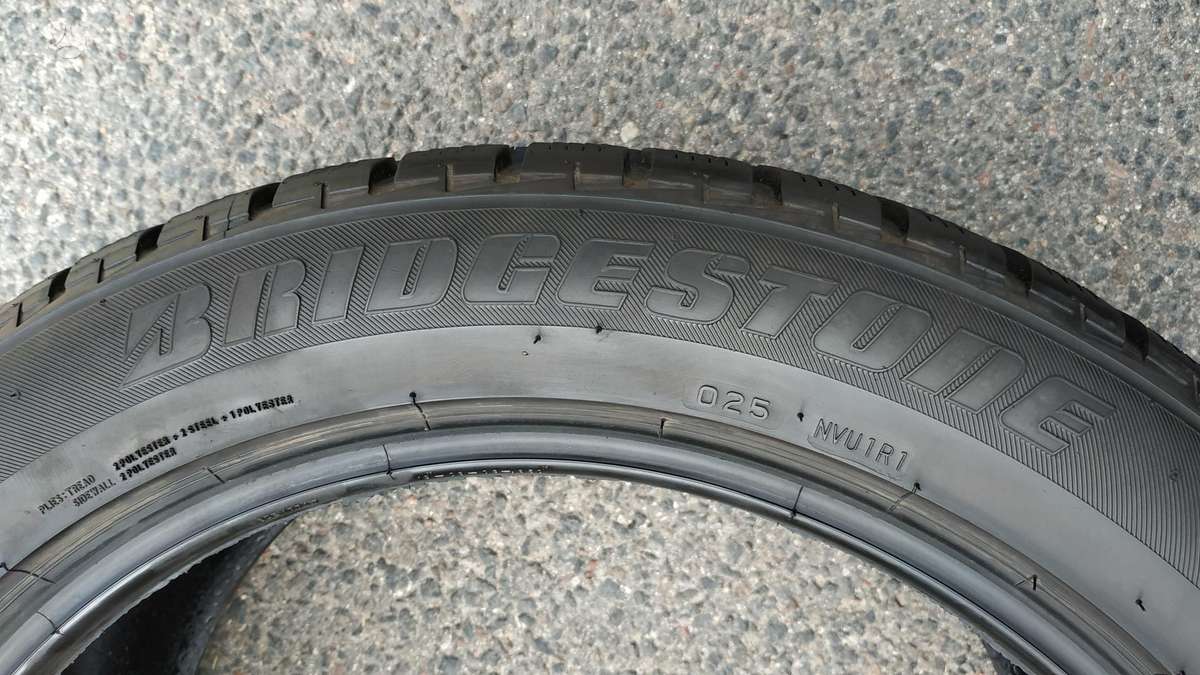 Bridgestone, зимние 235/50 R19