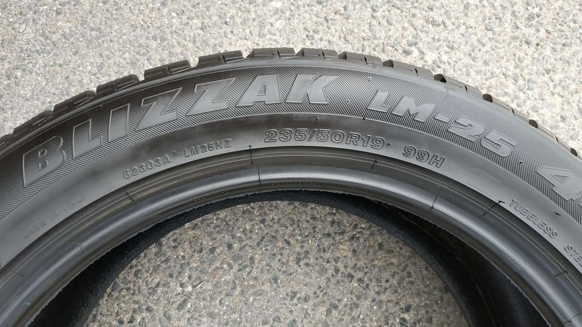 Bridgestone, žieminės 235/50 R19