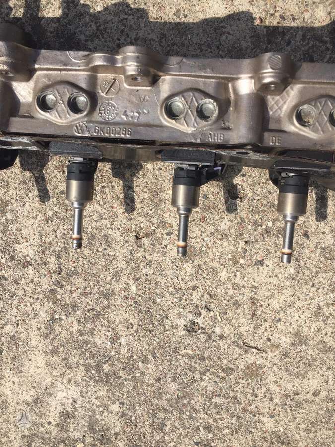 Volkswagen Tiguan engine parts