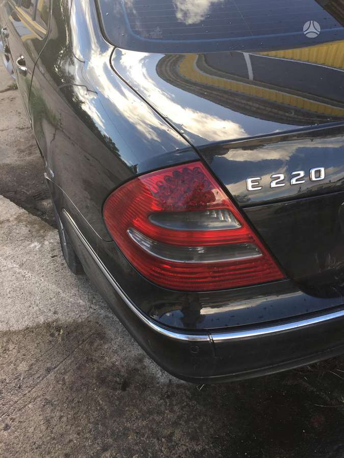 Mercedes-Benz E220