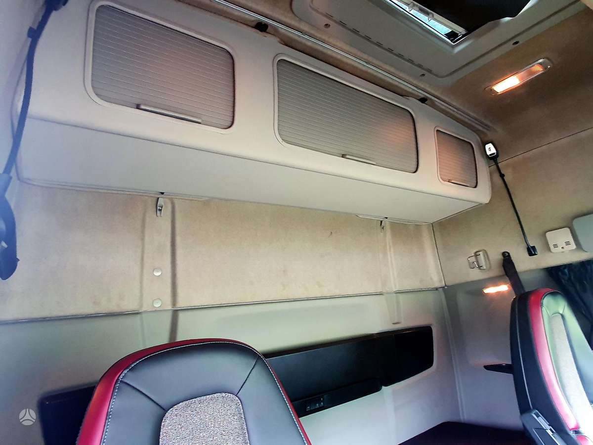 Volvo FM4 dalimis, тягачи