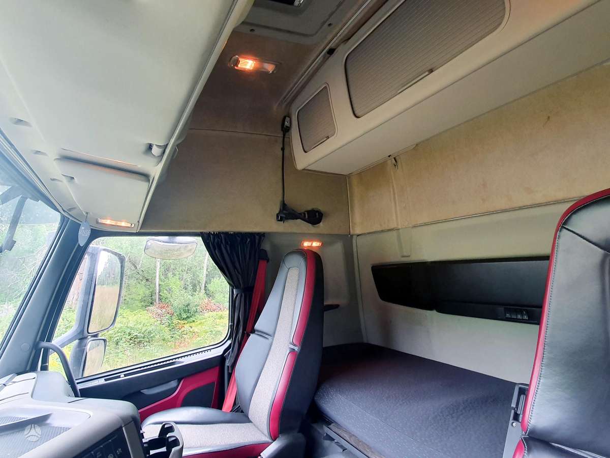 Volvo FM4 dalimis, тягачи
