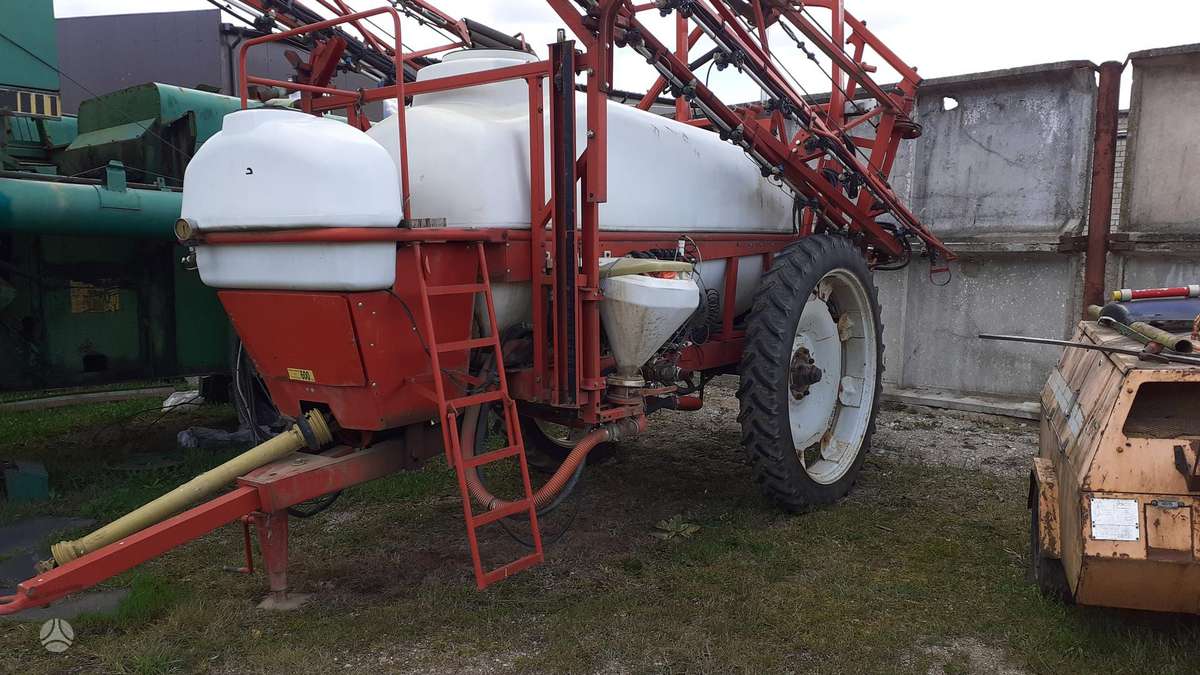 Kuhn MODEST, sprayers