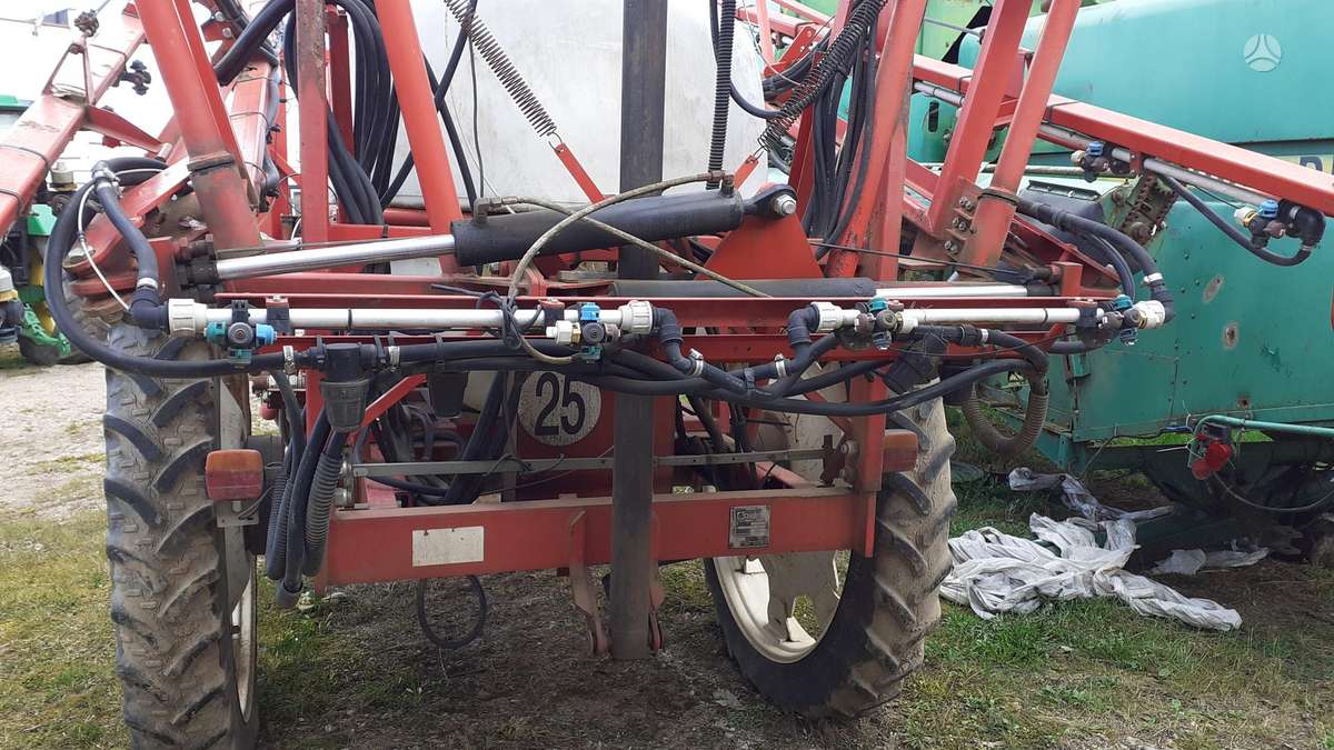 Kuhn MODEST, sprayers