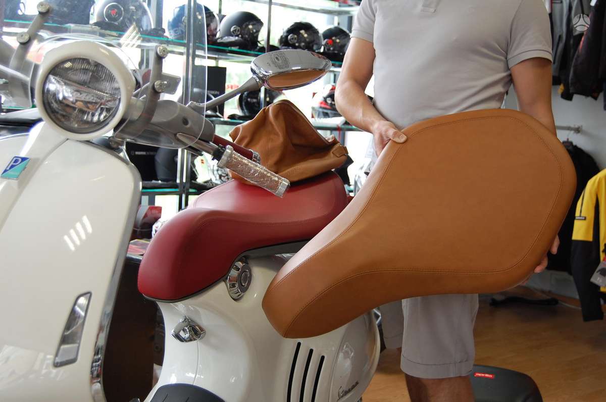 Piaggio Vespa, scooters / mopeds