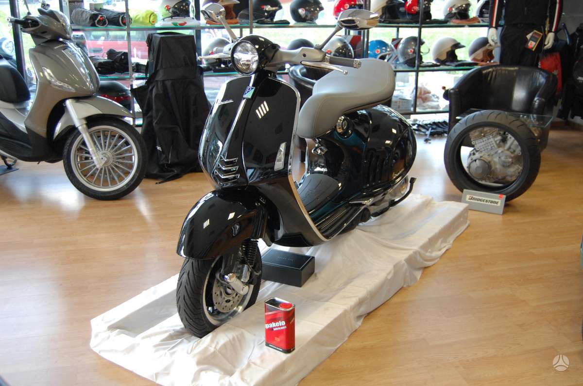 Piaggio Vespa, scooters / mopeds