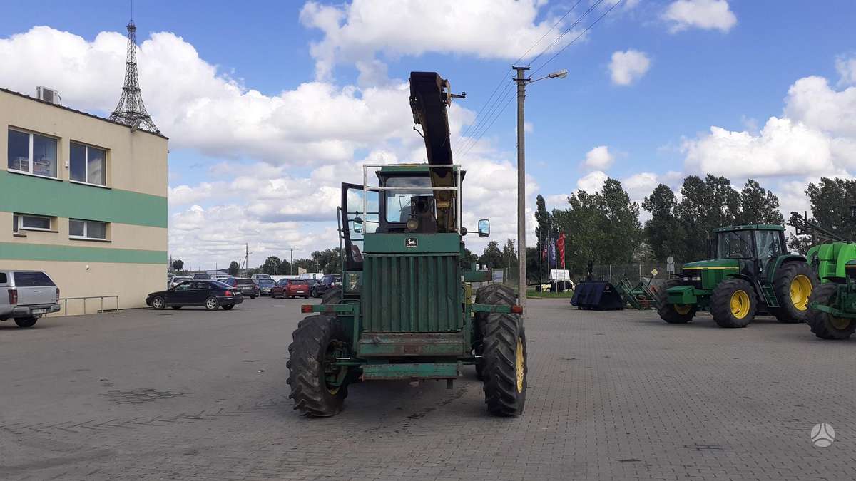 John Deere 5730, self-propelled mower conditioners