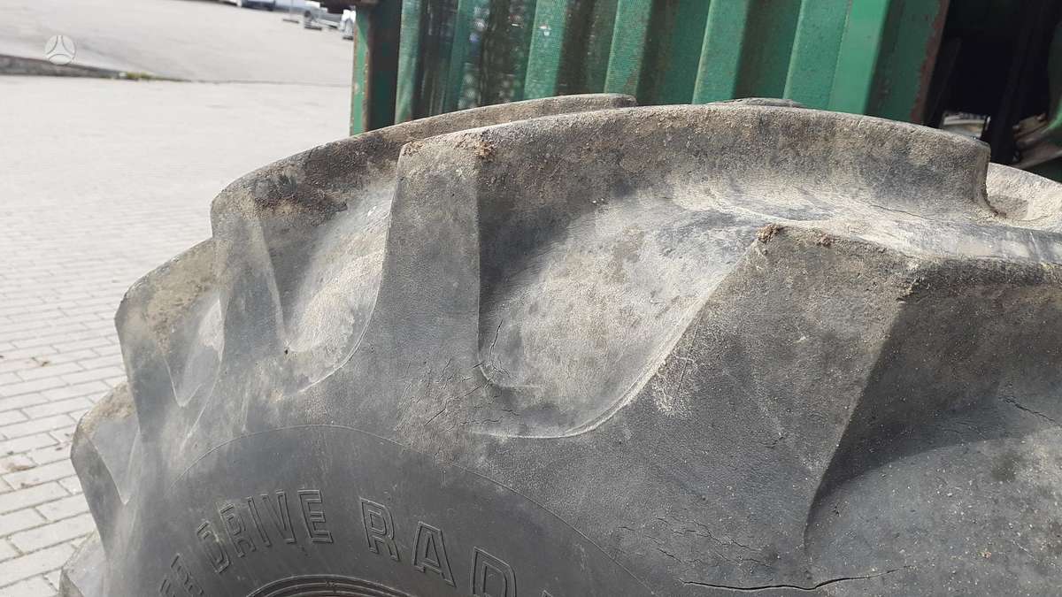 John Deere 5730, savaeigiai smulkintuvai
