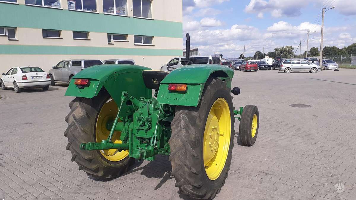 John Deere 710, tractors
