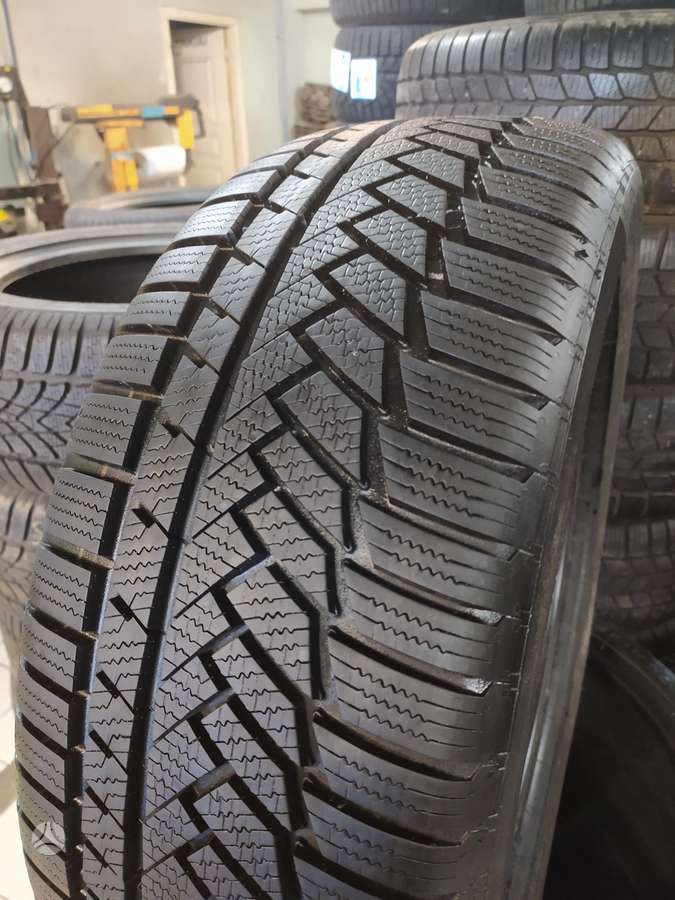 Continental TS850p, winter 225/40 R18