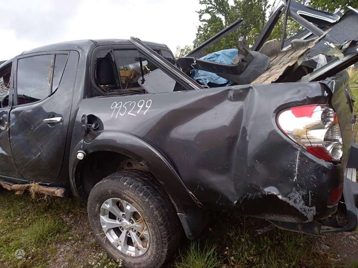 Mitsubishi L200, 4D56, kėbulo dalys