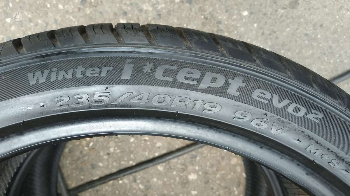 Hankook, зимние 235/40 R19