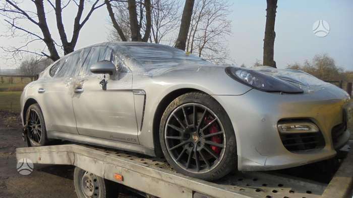Porsche Panamera Rida 28000miliu