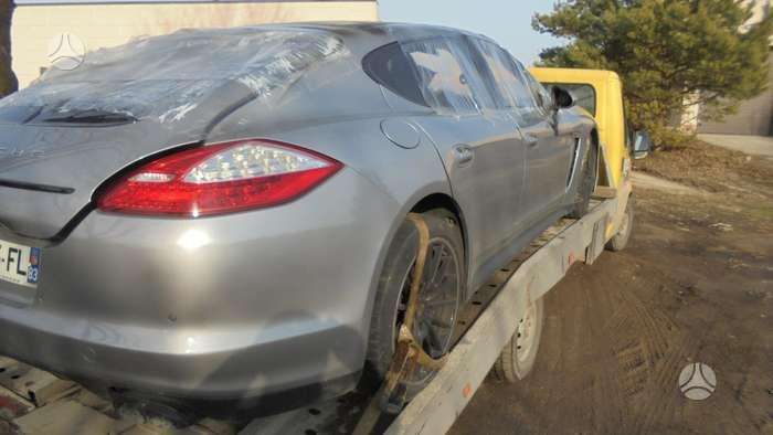 Porsche Panamera Rida 28000miliu