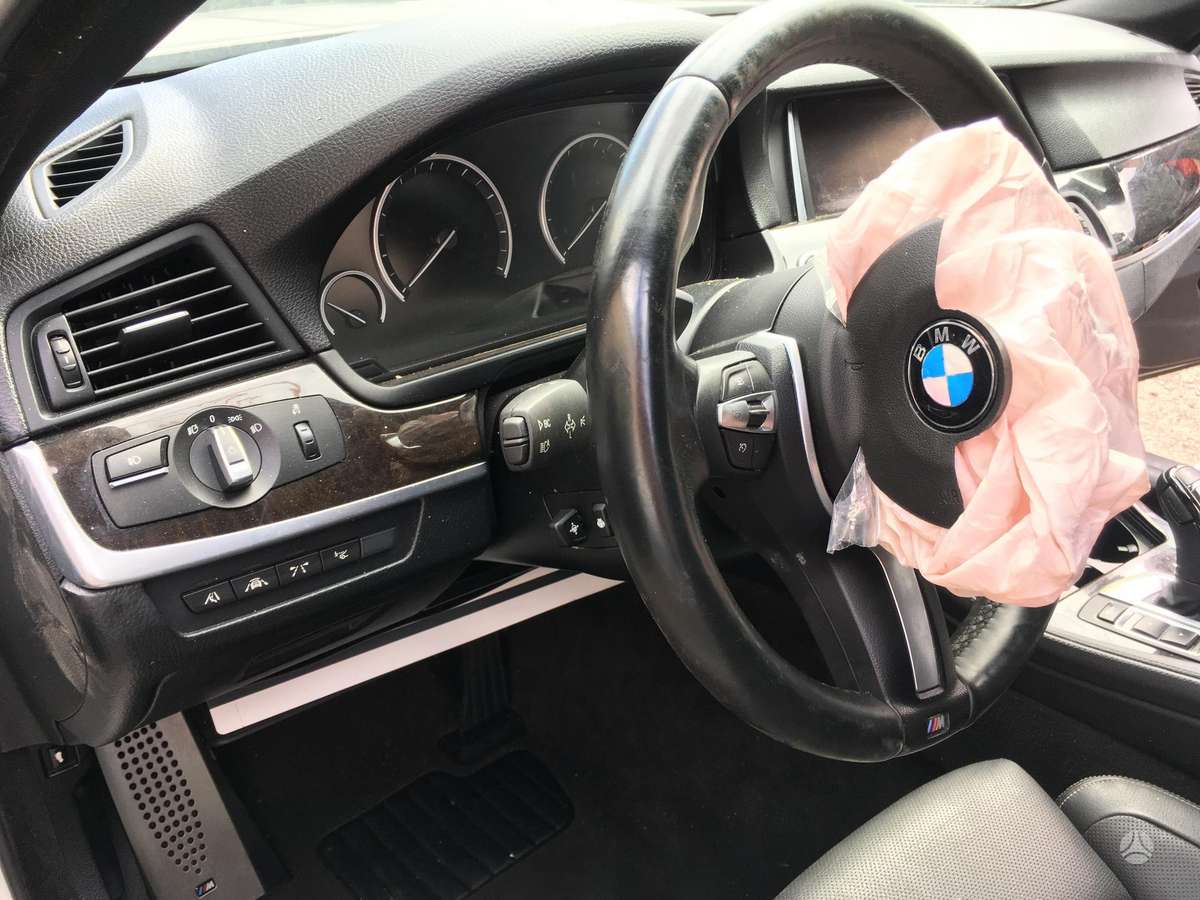 BMW 550 Nera priekio ir variklio