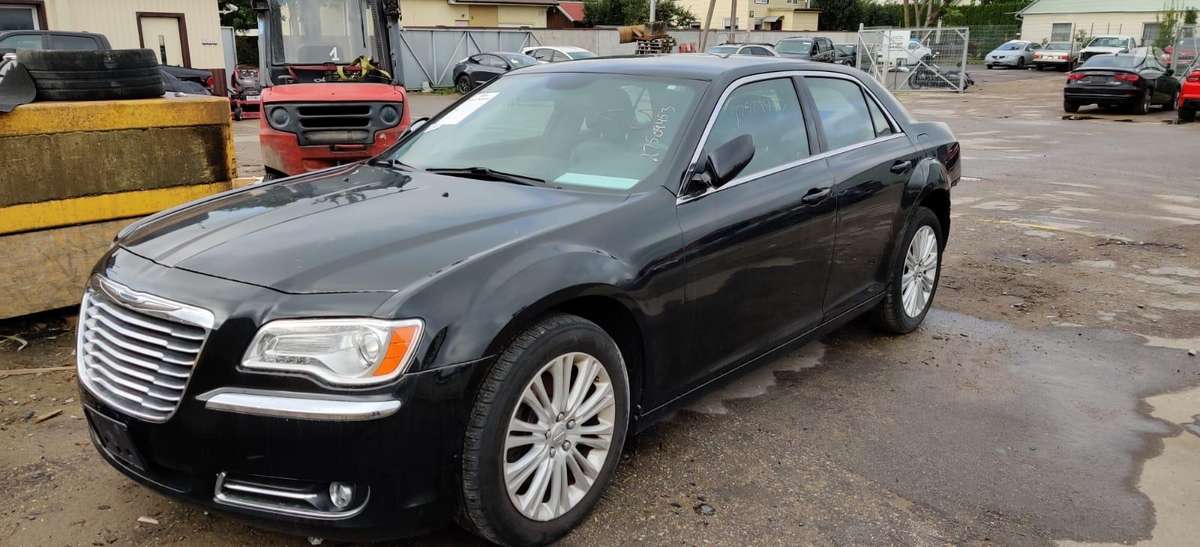 Chrysler 300C dalimis. 4x4 awd