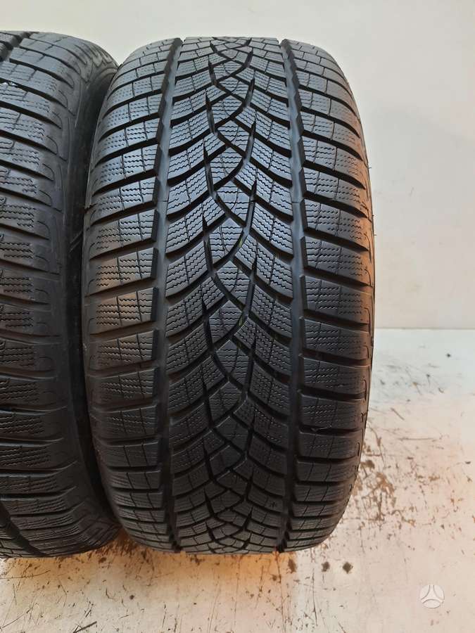 Goodyear Ultra Grip Performance, winter 245/45 R17